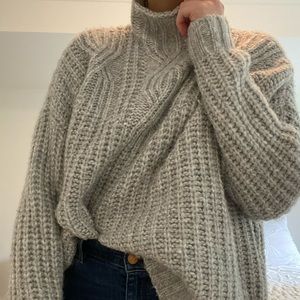 Aerie Sweater Size M.